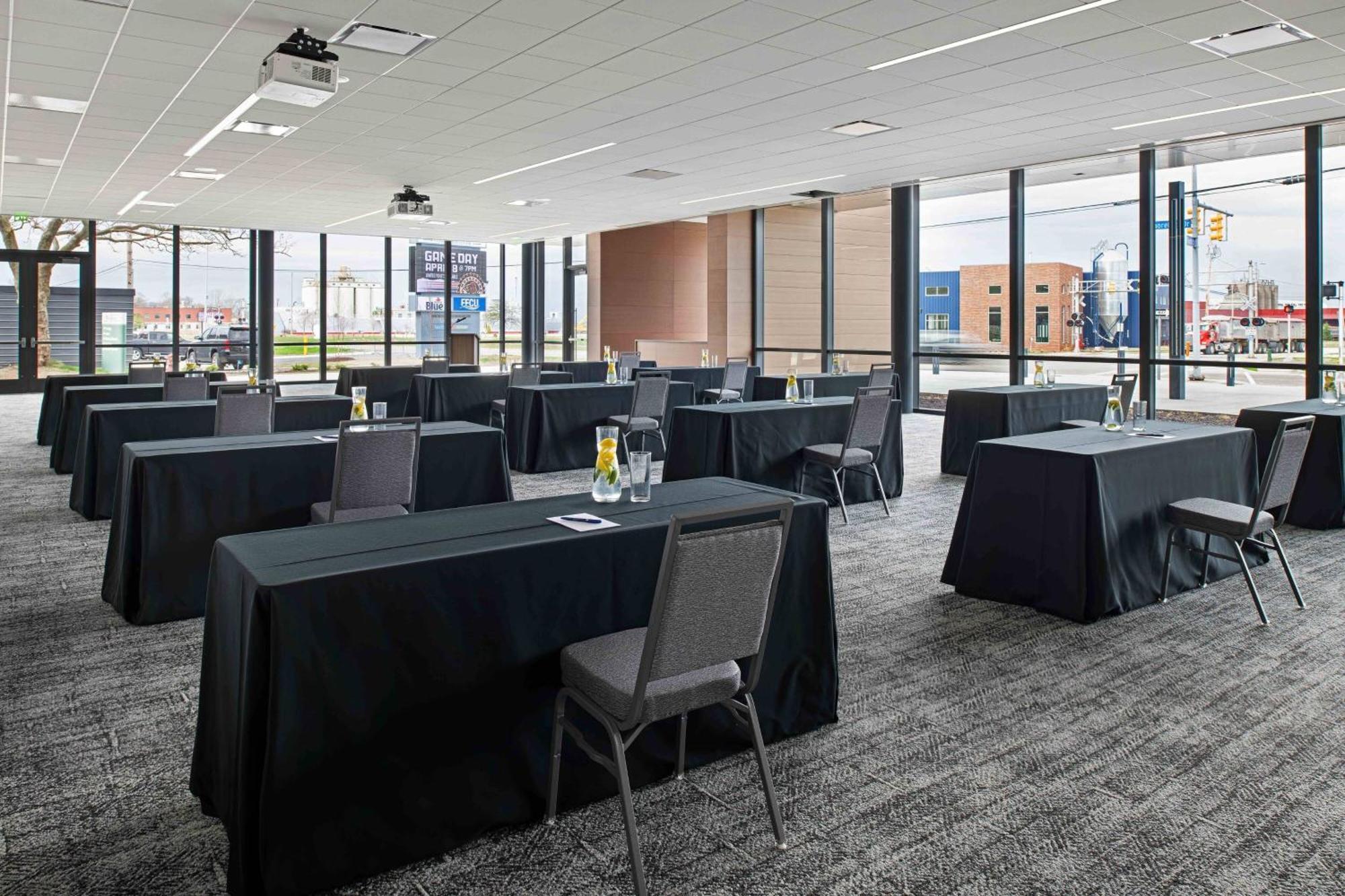 Delta Hotels By Marriott Muskegon Convention Center Extérieur photo